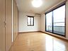 子供部屋：たっぷりの陽光と、心地よい風が舞い込みます。 