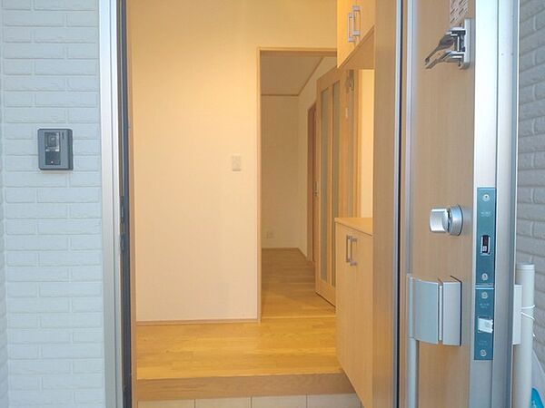玄関を拡大表示