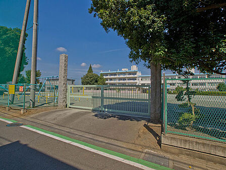 さいたま市立春岡小学校（380m）