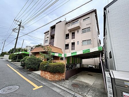 閑静な住宅地で、小さなお子様がいるご家族にも安心。