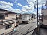 その他：あたり一帯に住宅が広がる立地、住宅地ならではのロケーション。 