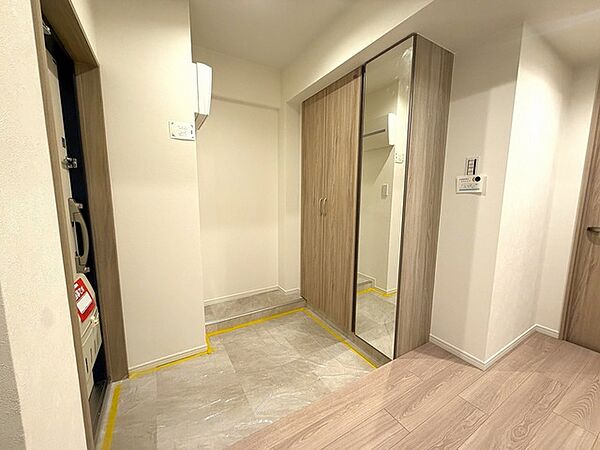 玄関を拡大表示