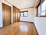 子供部屋：2階部分のお部屋の日当たりは、ご覧の通り明るいです。 