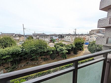 緑豊かな街並みを望む心地よい眺望が広がり毎日の暮らしに穏やかなゆとりをもたらします
