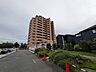 外観：落ち着いた色合いの佇まいに、穏やかな日常が紡がれる住まい。