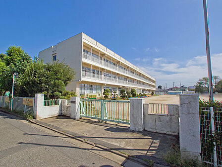 桶川市立桶川西小学校(1130m)
