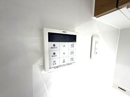 キッチンからボタンでピッとワンプッシュでお風呂が沸かせます。 