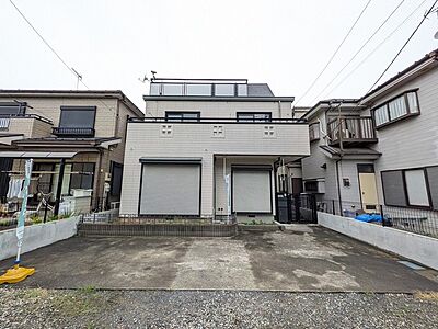 外観：落ち着いた色合いの外壁が上品な佇まいを演出し、日々の暮らしに心地よい静けさをもたらします。