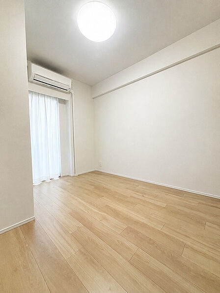 子供部屋には丁度良い洋室。サイズは5帖。