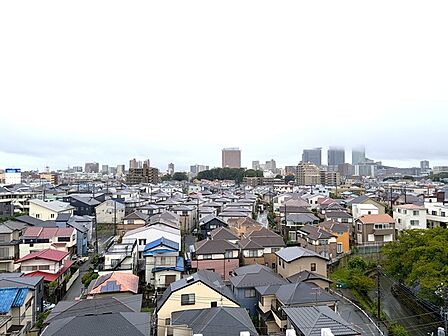 西側窓からはさいたま新都心が見えます〇