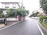 外観：駐車が苦手な方にも嬉しい、前面6ｍ道路に面した住まい。 