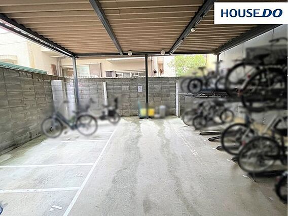 バイク置場（月...