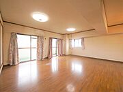 間仕切りがないので開放感があり、コミュニケーションを重視する家族に人気の間取りです。