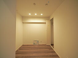 [内装] 洋室2部屋は引き戸を採用。扉の可動域が少なく、お部屋いっぱいに家具を置けます