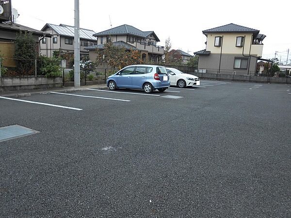 画像3:広々とした駐車場です。
