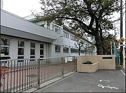 [周辺] 横浜市立梅林小学校まで584m、～出会い　ふれあい　学びあい　心がかよう梅林の丘～