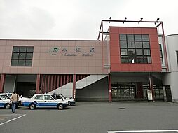 [周辺] JR横浜線　小机駅まで922m、周辺は閑静な住宅地となっており住環境良好。国際競技場の最寄駅としてイベント時はとても賑わいます。