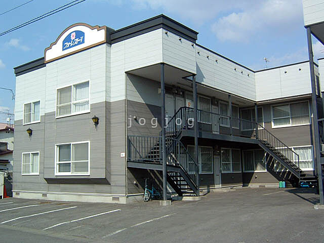 2 / 4