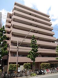 [外観] 大切なペットと暮らせるマンション「クリオ川崎鋼管通」です。浜川崎駅まで徒歩約8分と便利な立地。