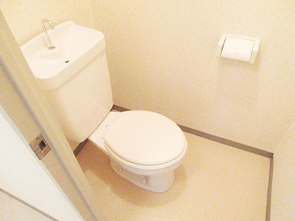 画像13:綺麗で落ち着くトイレです