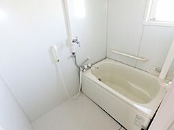[風呂] 追い炊き機能付きの浴室です。
