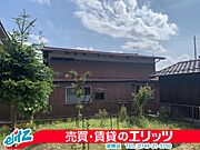 日当たりの良い庭では、ガーデニングや家庭菜園を楽しめます。