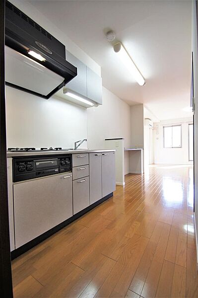画像12:キッチン周り、調理スペースが広く使い勝手良好です。