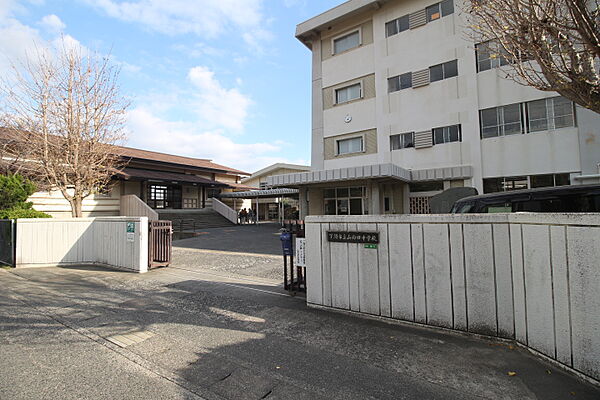 画像18:下関市立山の田中学校（939m）
