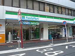 [周辺] ファミリーマート 和田屋松影町店（58m）