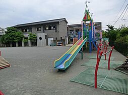 [周辺] 認定こども園やまゆりキッズ横浜みずほ幼稚園　650m　園庭も広く大きな砂場と遊具でおもいっきり遊べます。音楽、剣道、英語、体育、作動の教育もあります。 