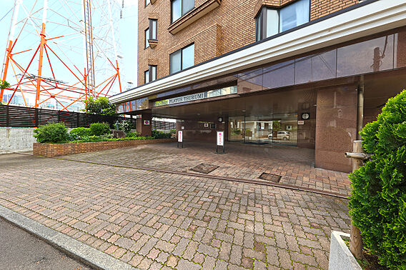 エントランス、...