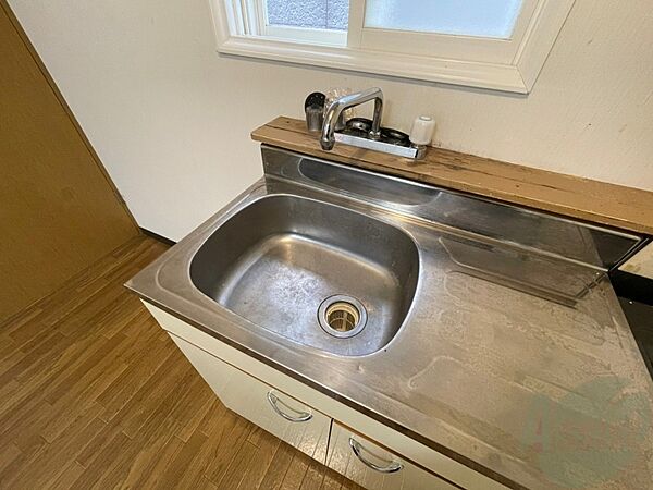 画像15:洗い場も広くて食器洗いなら十分な広さがありますね。