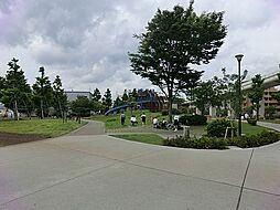 [周辺] 蒔田公園まで279m、大広場とお子様向けの大型遊具が整備された公園です
