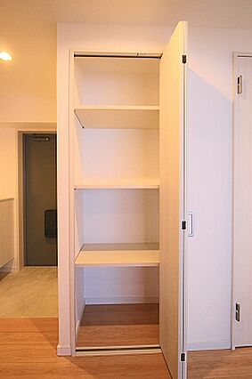 玄関横に便利な...