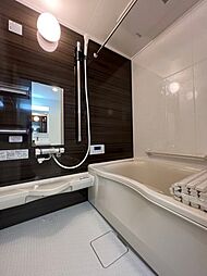 [風呂] 浴室は便利な機能がたっぷり。浴室暖房乾燥機で冬暖かく夏涼しく入浴を　洗濯物もカラッと乾くので夜や雨の日も洗濯OK