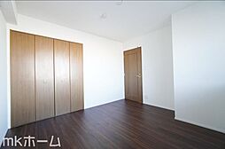 [寝室] 洋室には収納もしっかり完備されており、部屋を広々と利用することが可能なです！