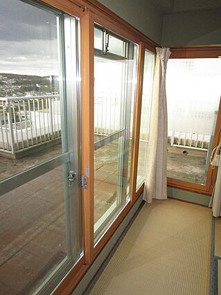 遮音と断熱の為...