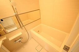 [風呂] 疲れを癒す場所にふさわしい快適で清潔な空間で心も体もオフになる上のリラックスタイムをお楽しみください。