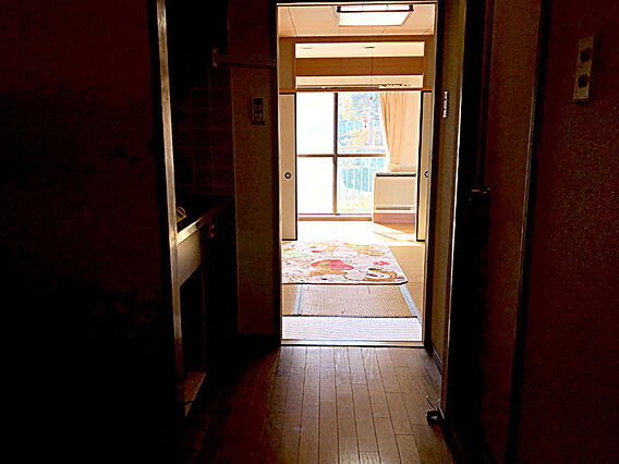 玄関側から見た...