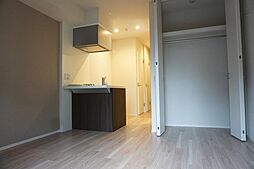 Victoria Regency（ヴィクトリアリージェンシー） 102 1階ワンルームのリビング/ダイニング