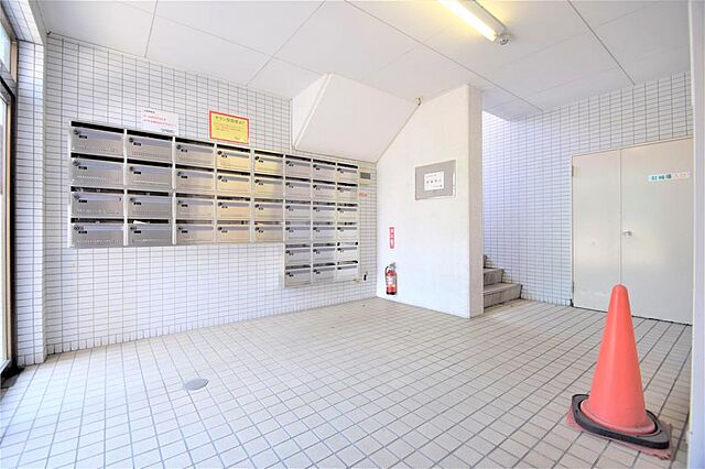 16 / 19