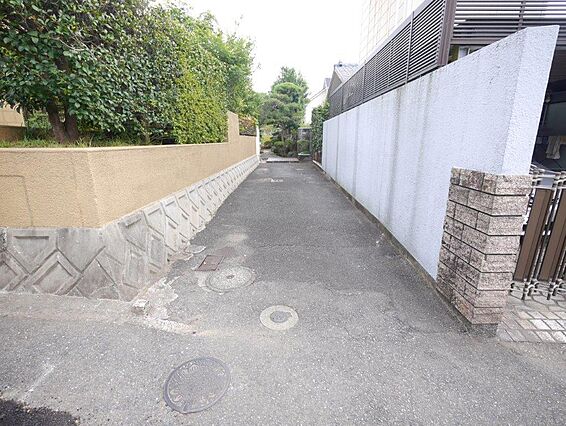 縦列で2台駐車...