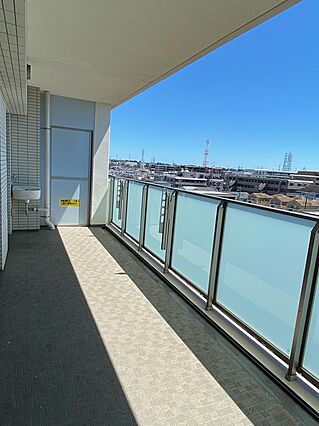 奥行があり、開...