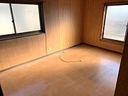 沢山の光が差し込む気持ちも明るくなる2面採光のお部屋です♪