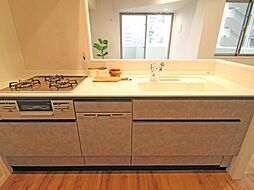 [キッチン] 【キッチン】広々とした食洗機付きのシステムキッチン