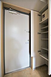 玄関横のシューズボックス