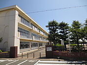 湖西市立新居小学校（571m）