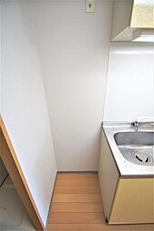 キッチン横には冷蔵庫スペースがあります。