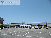 マツモトキヨシ空港通店 1496m