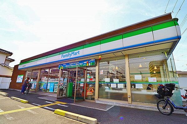 画像17:ファミリーマート JR東岸和田駅北店（120m）